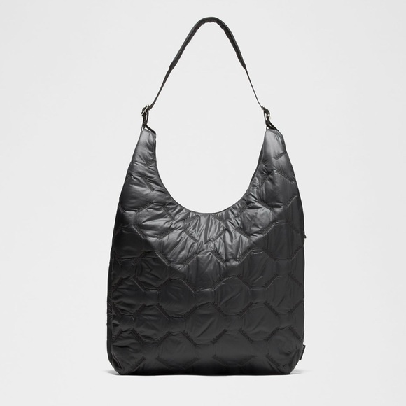 Lululemon Guilty Pleasures Shoulder Bag 14L in Black NWT - Picture 2 of 16